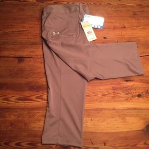 NWT - Under Armour lightweight Capri